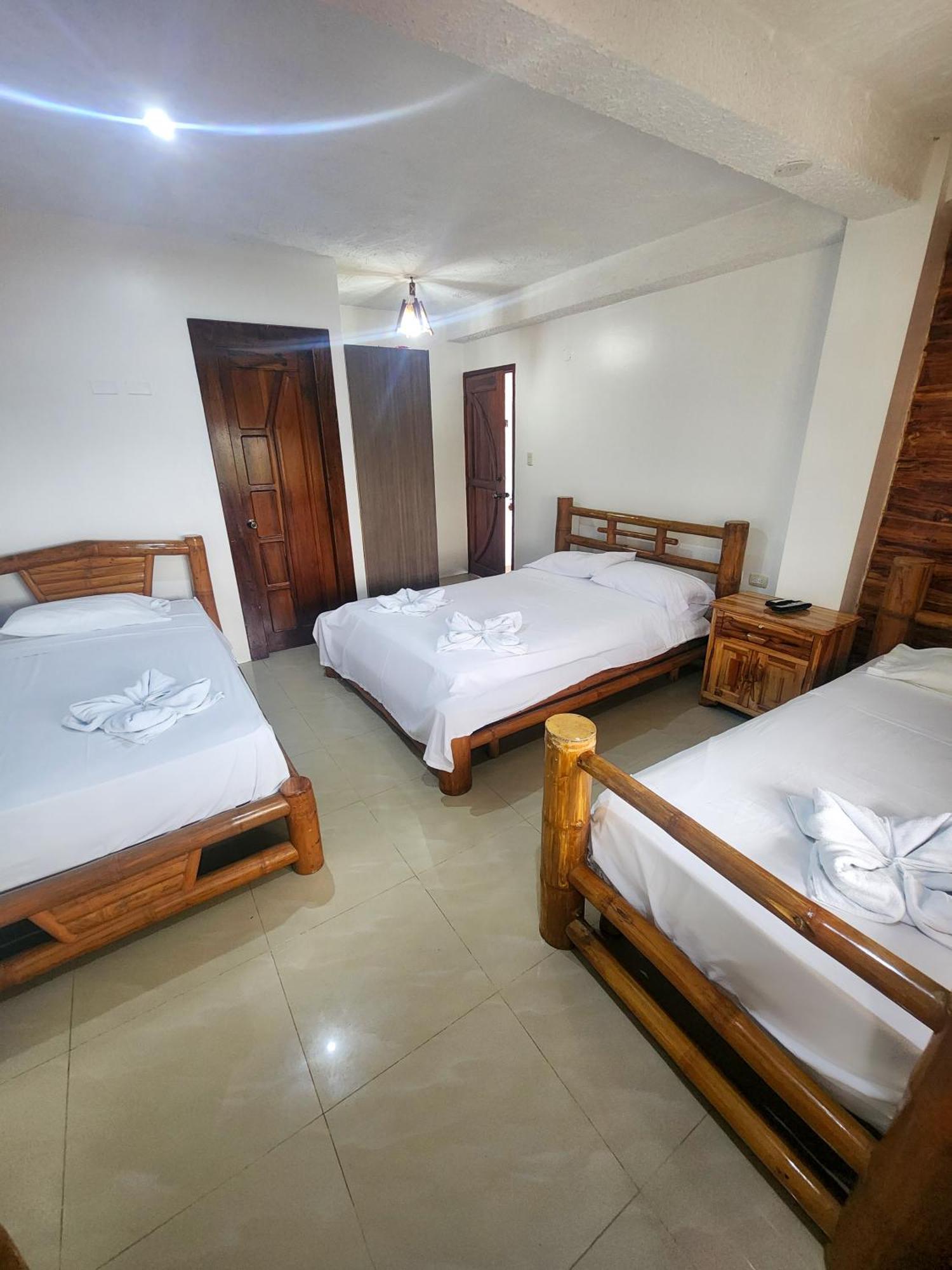 Hostal Poseidon Puerto Cayo Extérieur photo