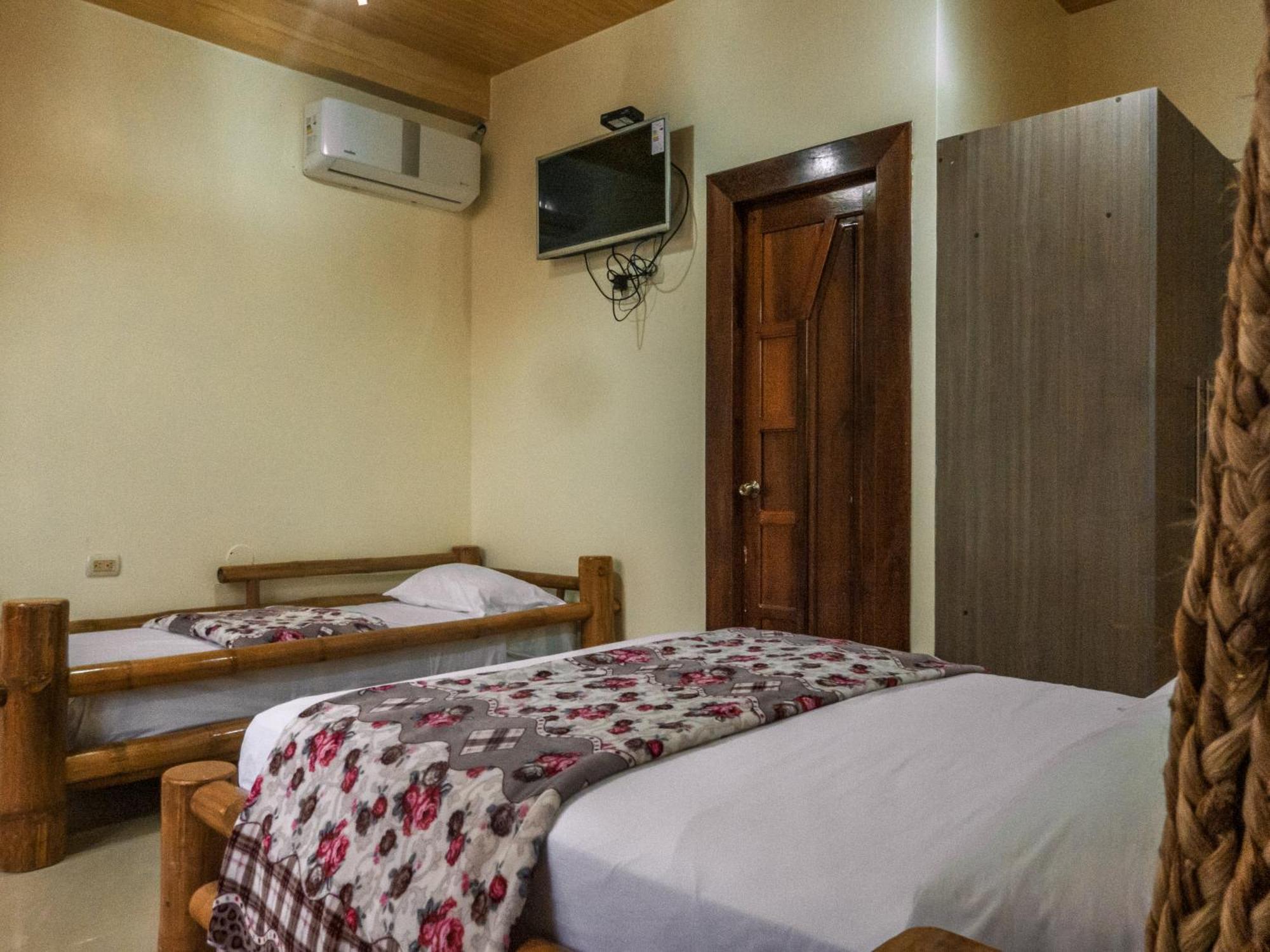 Hostal Poseidon Puerto Cayo Extérieur photo