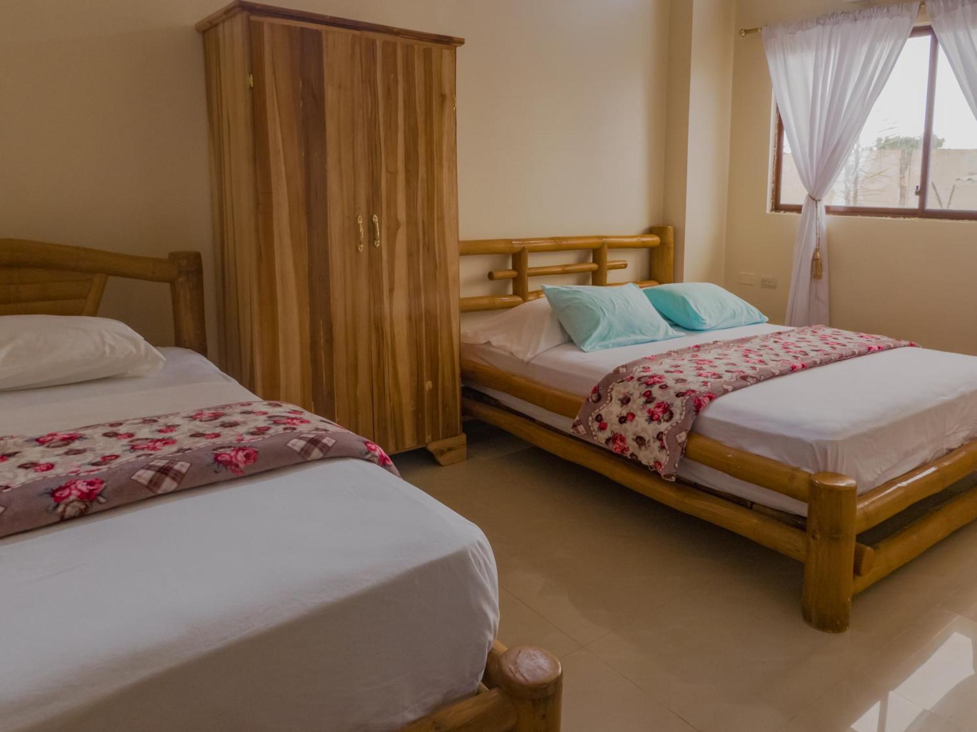 Hostal Poseidon Puerto Cayo Extérieur photo