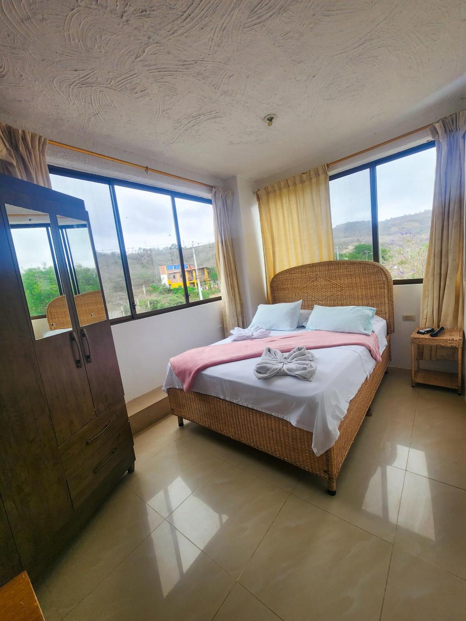 Hostal Poseidon Puerto Cayo Extérieur photo
