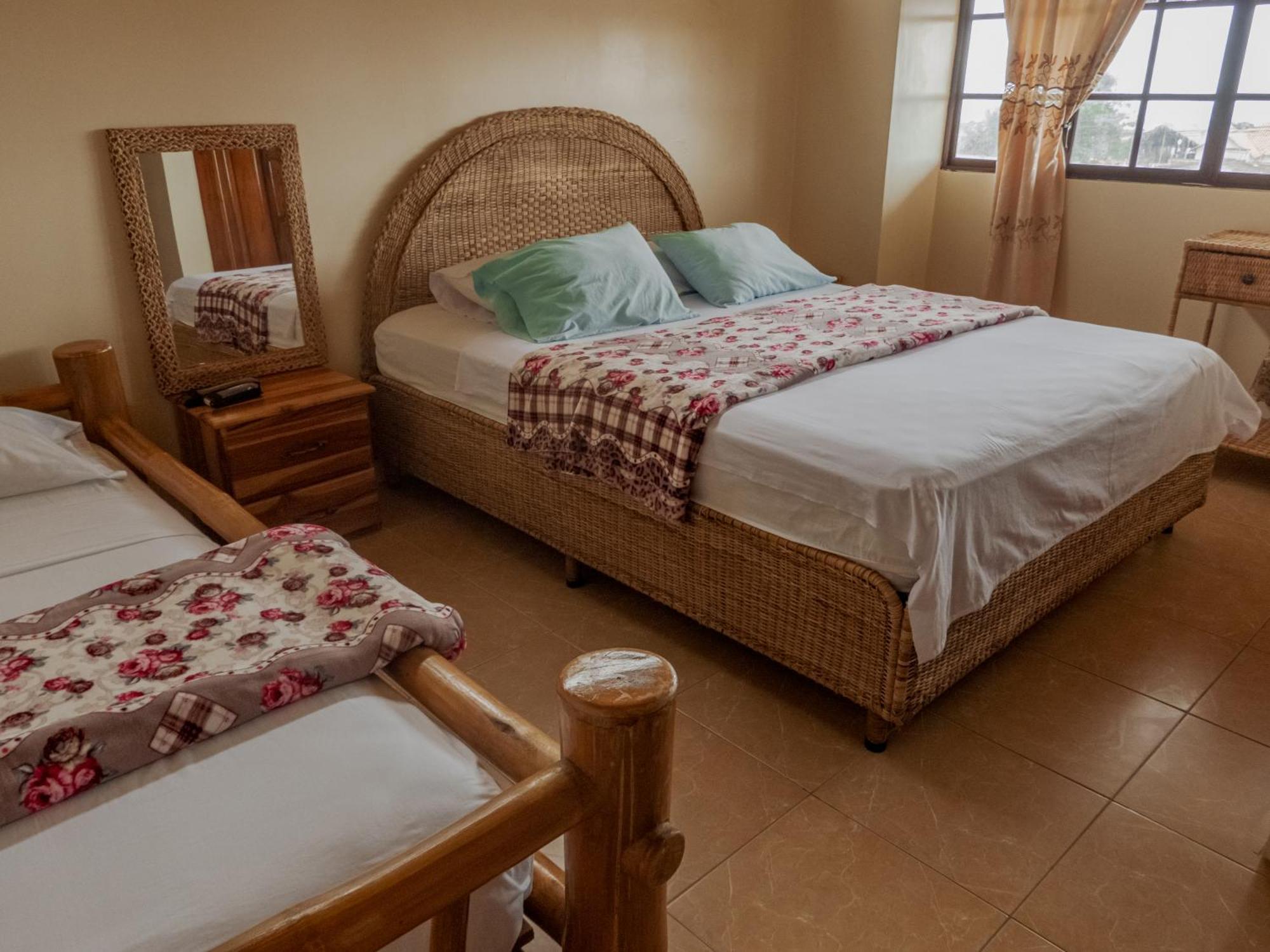 Hostal Poseidon Puerto Cayo Extérieur photo