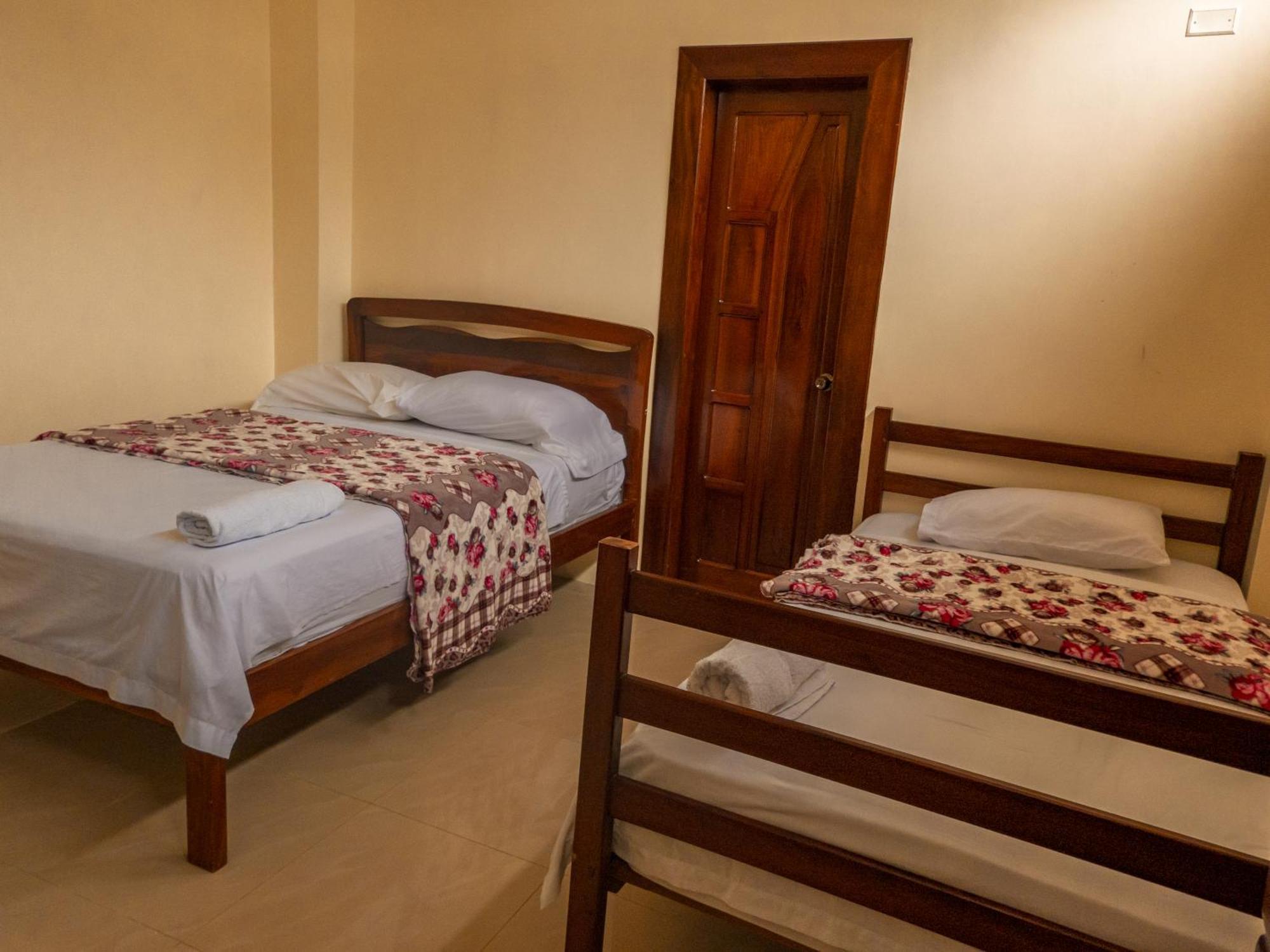 Hostal Poseidon Puerto Cayo Extérieur photo