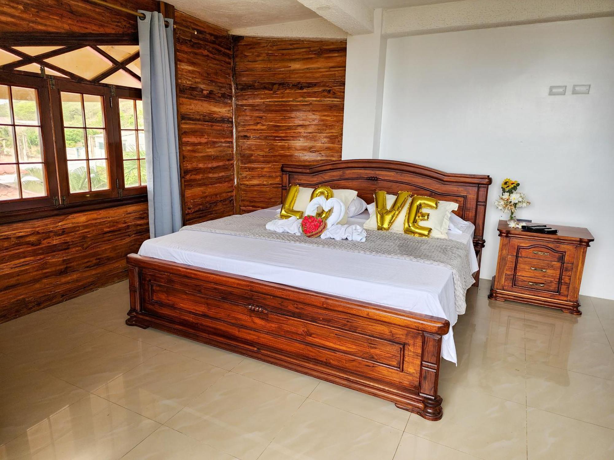 Hostal Poseidon Puerto Cayo Extérieur photo