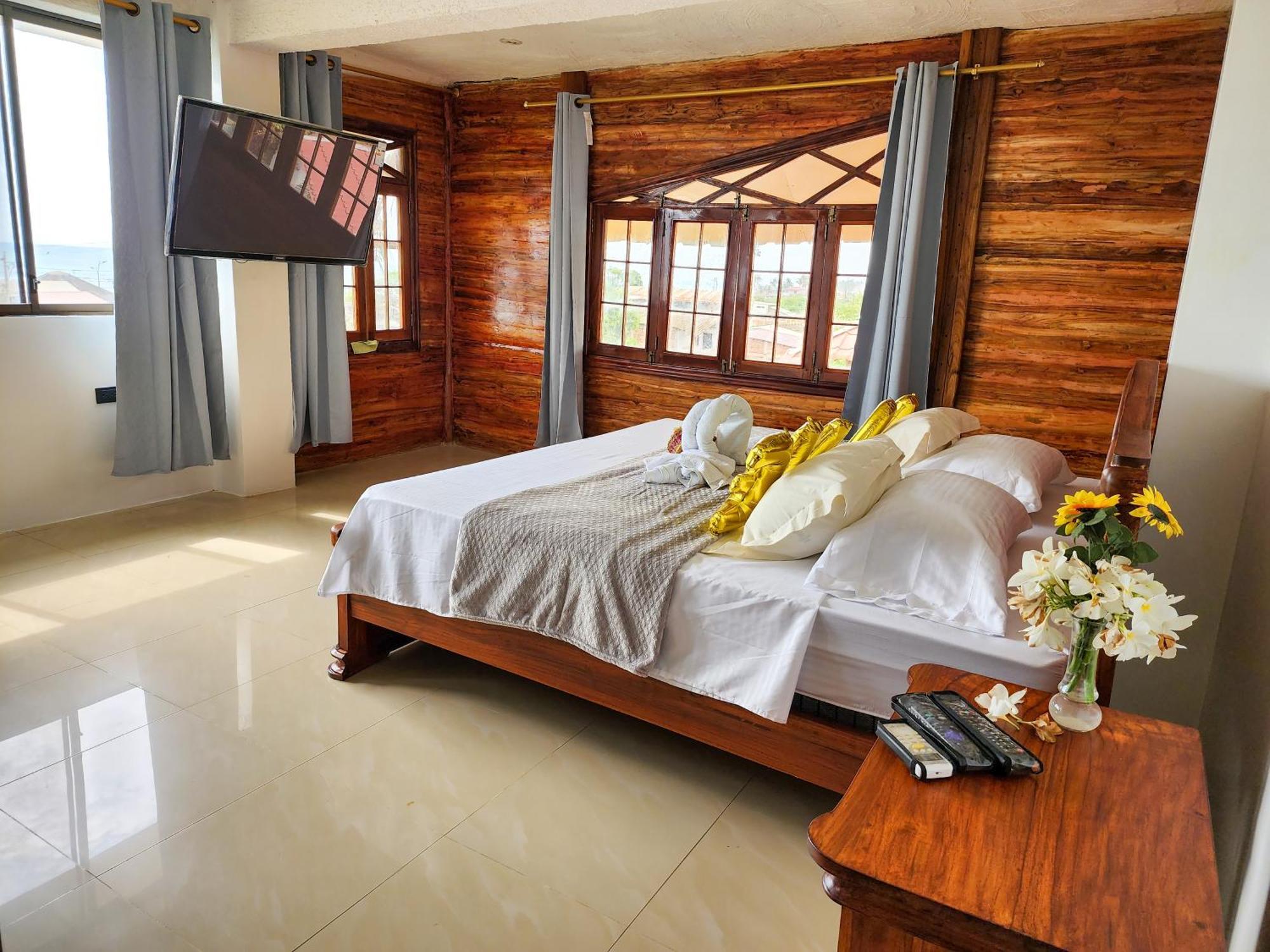 Hostal Poseidon Puerto Cayo Extérieur photo